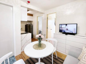Modern Cozy Condo with Smart Lock at Seawind